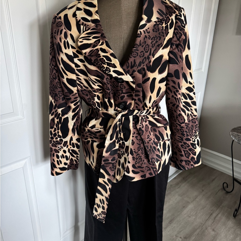 Leopard Print suit (Jacket and pants) by Le Suit